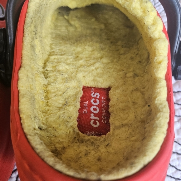 VGUC Crocs Classic Lined Disney Mickey Mouse Clog Size Kids 12 Unisex - Picture 8 of 13